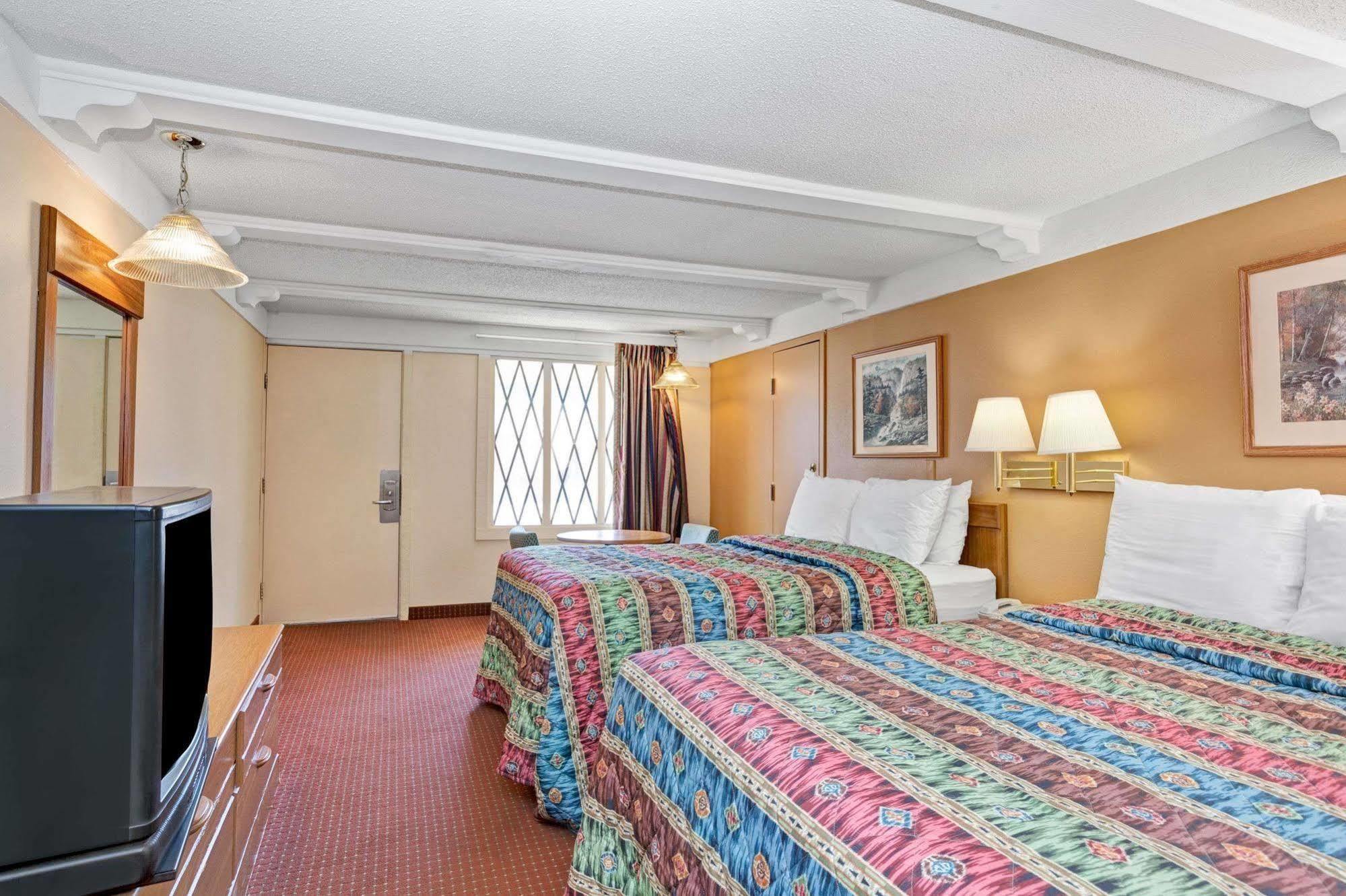 Knights Inn Charleston West Virginia Eksteriør billede